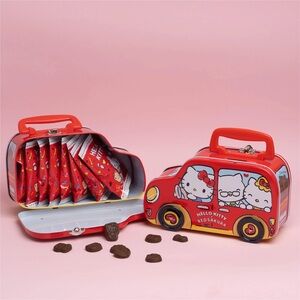 Hello Kitty car shaped tin cans with chocolate cookie